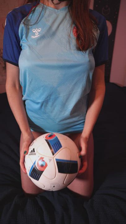 Anyone into fit soccer girls like me? 💕