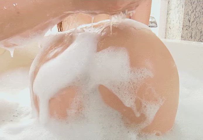 ass bath wet gif
