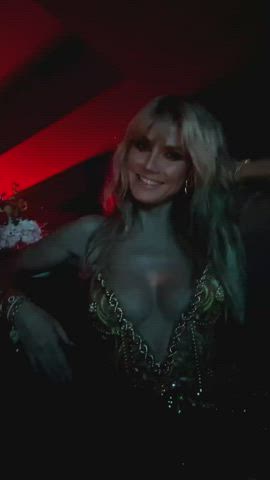 big tits blonde celebrity cleavage heidi klum model natural tits gif
