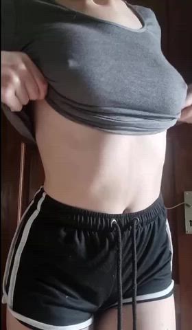 Dropping my natural tits