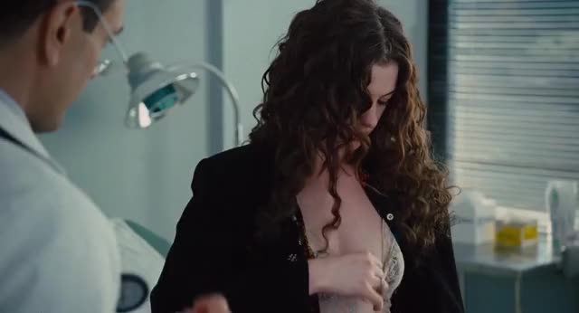 Anne Hathaway nude scenes in Love &amp; Other Drugs