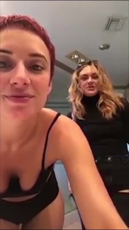 YesJulz IG live 12-18-2017 1