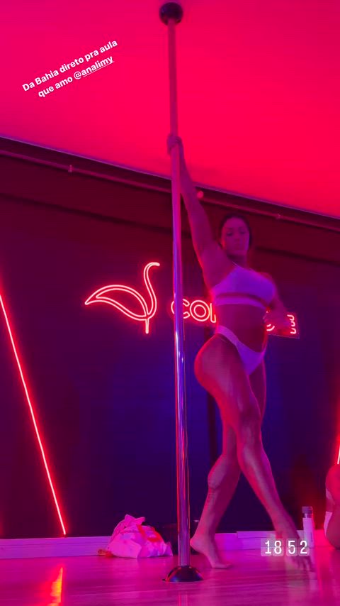 ass big ass big tits brazilian celebrity dancing muscular girl pole dance gif