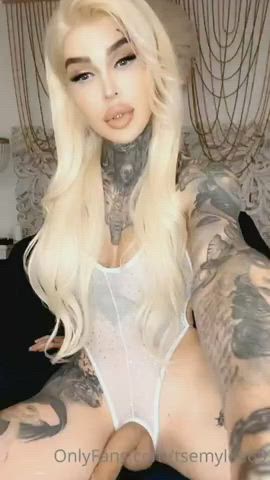 Tattooed T-Girl turns Turgid