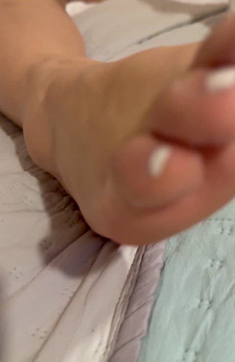 feet feet fetish latina pussy shaved pussy soles gif