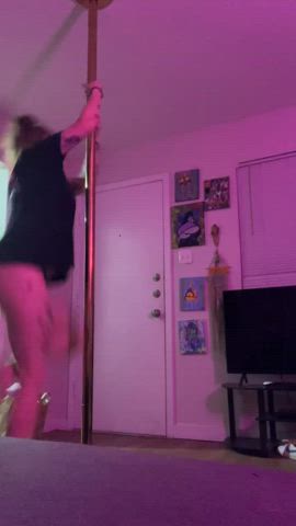 onlyfans pole dance redhead gif