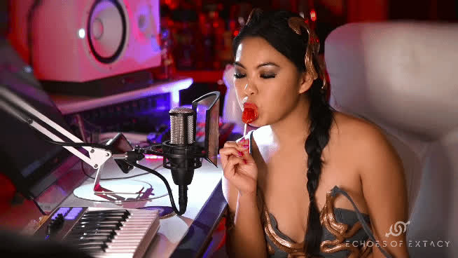 ASMR Asian Cosplay Costume Pornstar Princess Leia Sucking gif