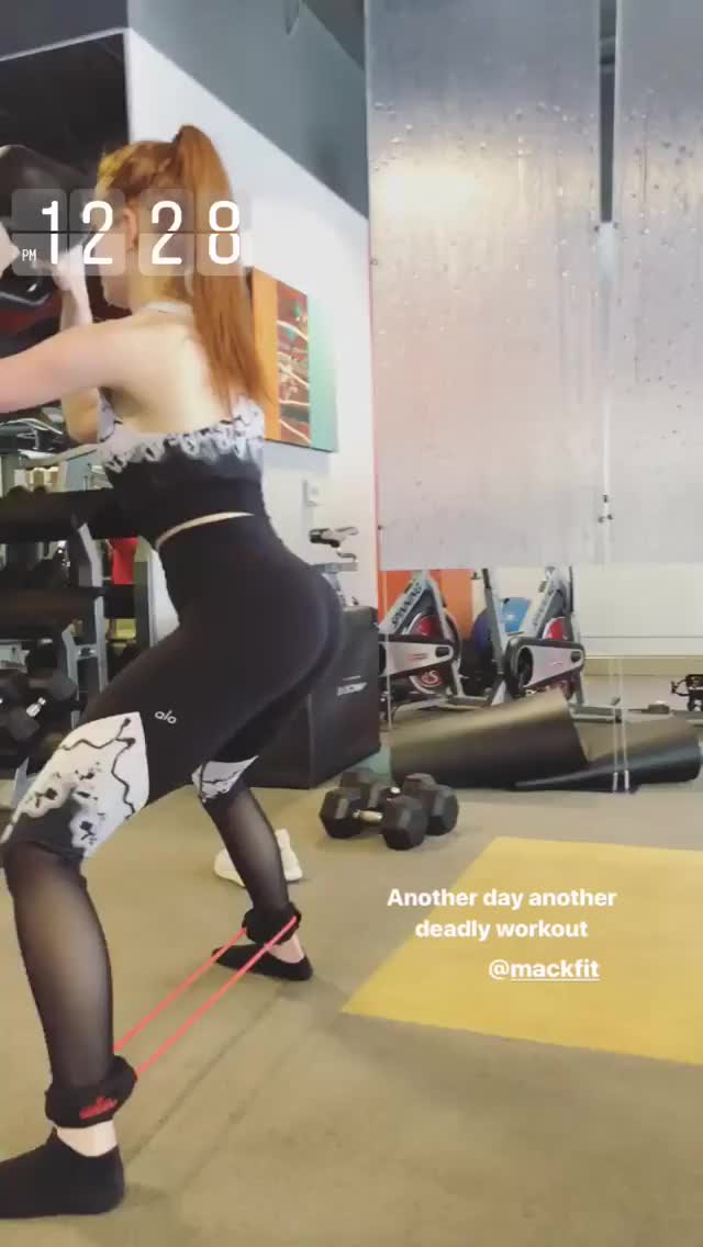 Ass Celebrity Gym Madelaine Petsch Redhead Yoga Pants gif