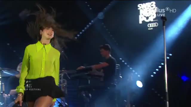 Dua Lipa performing in a very short skirt (reddit)