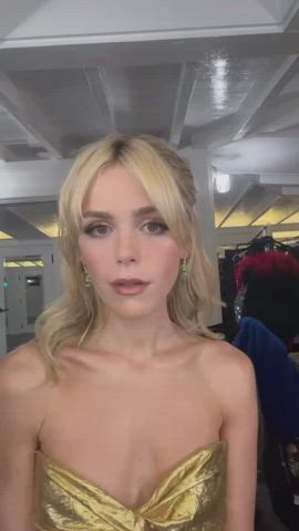 blonde celebrity cleavage kiernan shipka natural tits small tits gif