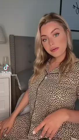 big ass jiggling tiktok gif