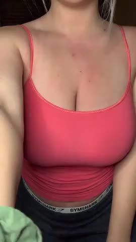busty-girl-reveals-big-tits-under-t-shirt