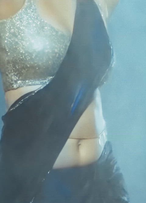 Kriti Kharbanda's Navel from "Tirupathi Express"