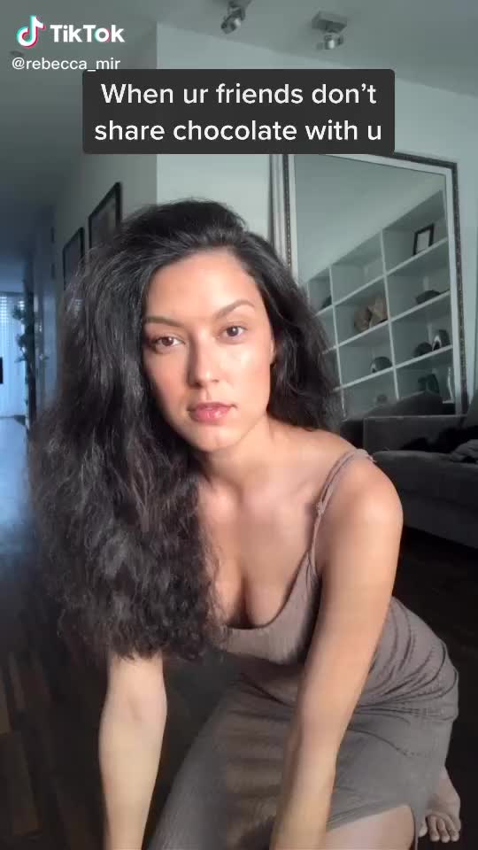 Rebecca Mir bei TikTok