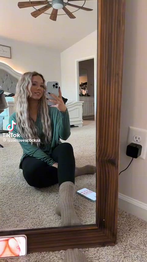 Izzie - More tiktok flash vids on my TT likes (juanmomo45)