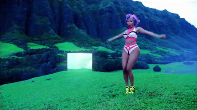 Nicki Minaj gif