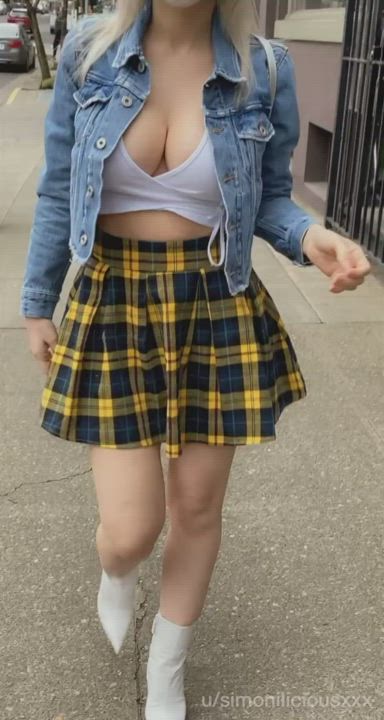 Stacked student flashes her tits on the street