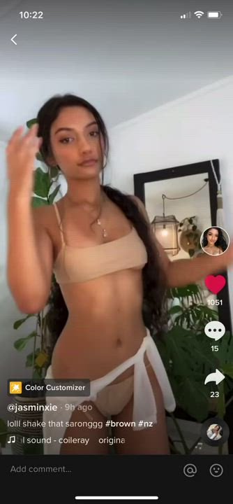 tiktok let me keep this up even though my nip and underboob is slipping ?