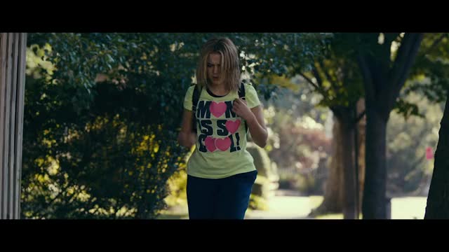 Kiernan Shipka - Fan Girl - Belly - 720p WEB Hulu