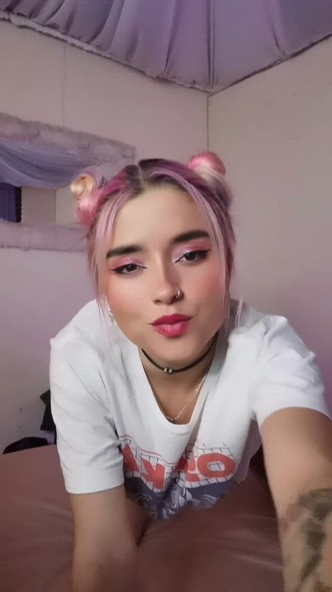 chaturbate cute myfreecams natural tits pink sex t-shirt tattoo tease pink hair gif