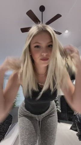 Ass Blonde Cute Jiggling Non-nude TikTok Yoga Pants gif
