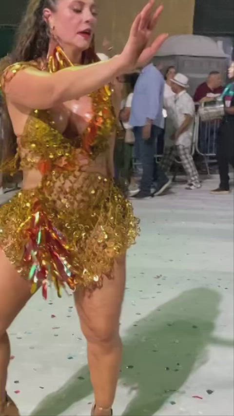 brazilian celebrity dancing sensual thick thighs wet gif