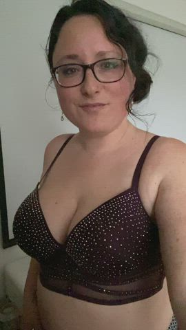 Anyone on here a fan of curvy moms like me?