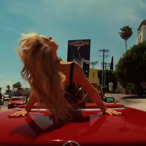 boobs busty sydney sweeney gif