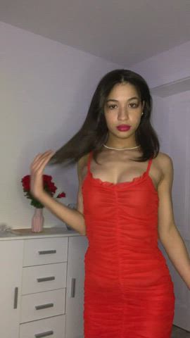 19 years old 2000s porn cute dress dressing room innocent lips onlyfans teen gif