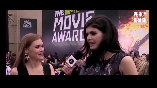 Entrevista com Alexandra Daddario no Tapete Vermelho MMA on Vimeo 1