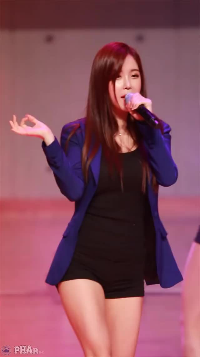 150510 Hyunyoung shake (Tell me tell me)