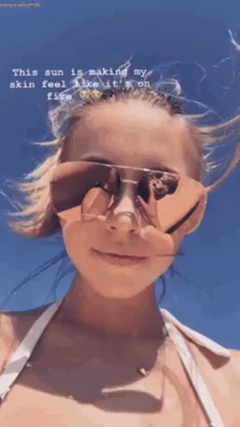 beach big tits bikini blonde bra celebrity selfie sydney sweeney celebs gif