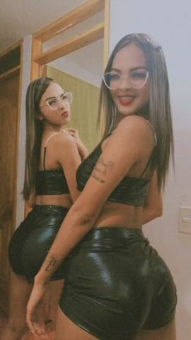 Brace-faced Identical Twins can charm your snake with this twerk