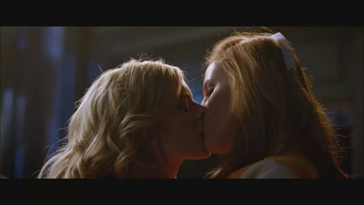 Celebrity Kissing Lesbian gif
