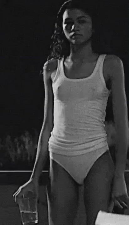 Nipples Small Tits Zendaya gif