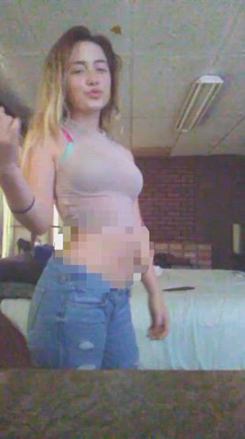 Belly dancing slut with perfect pixels