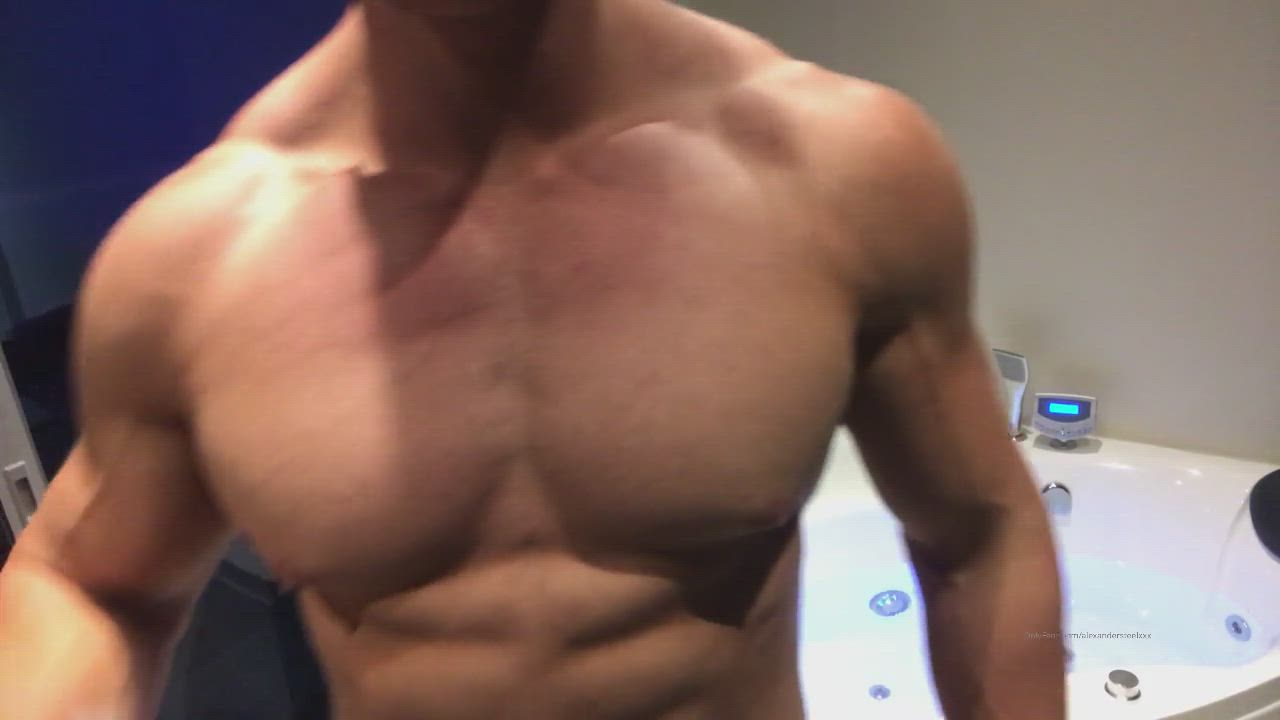 6’3” Blond Muscle Alpha. Hung, Dominant, Verbal, Cocky. Explicit Content In Feed
