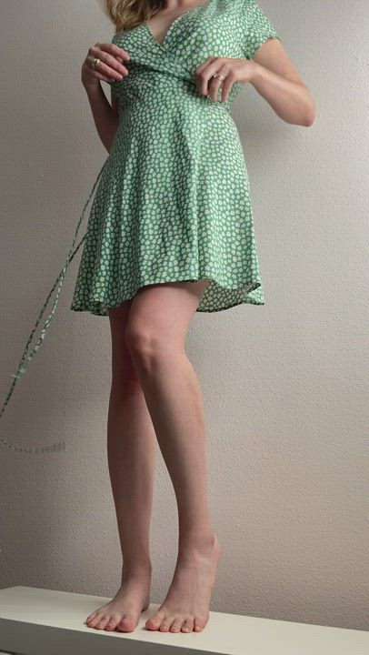 Reason #1,673 why wrap dresses are my [F]avorite for summer!