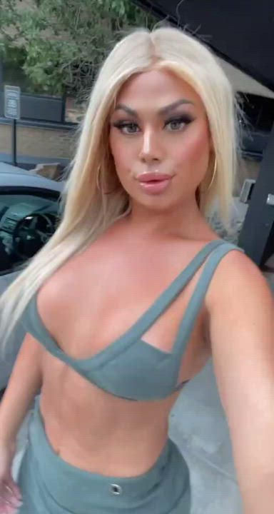 Blonde Close Up Clothed Gia Chains OnlyFans Pretty Public Selfie Skirt gif