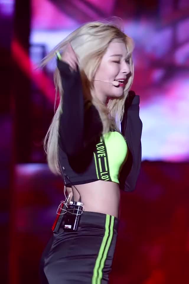 181028 Seulgi Peek-A-Boo Fancam.9 [rA432tUuUCU] (BOF 폐막식 / BOF CLOSING FESTIVAL)