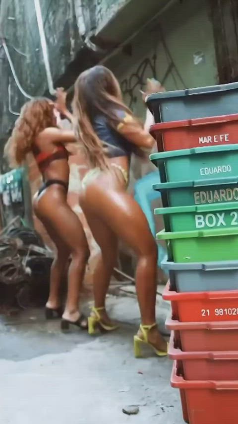 brazilian celebrity dancing jiggling twerking gif