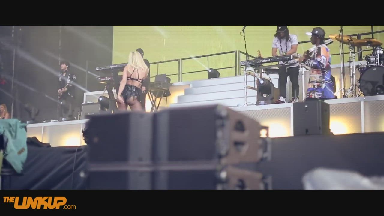 Ass Celebrity Rita Ora Shaking Twerking UK gif