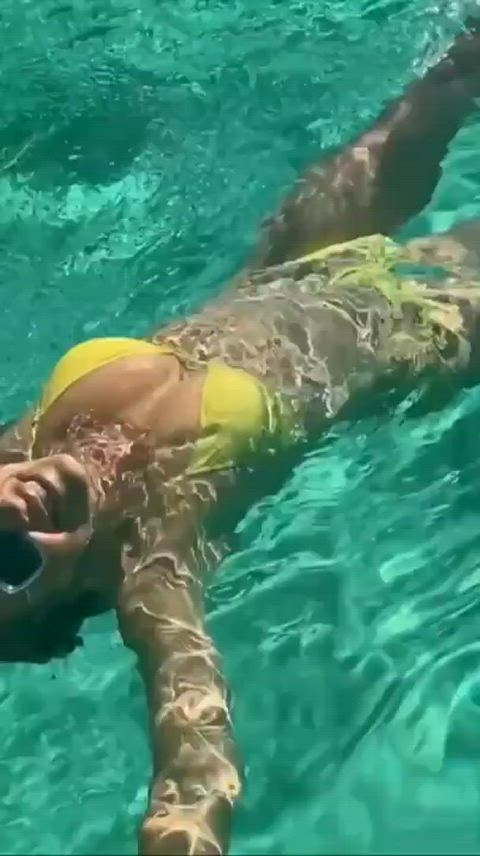 big tits bikini elizabeth hurley gif