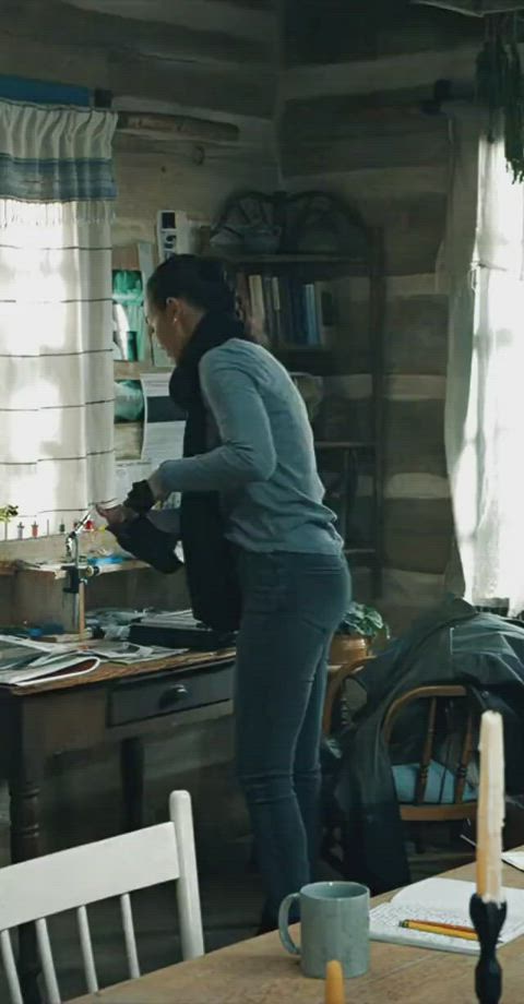 booty jeans zoe saldana gif