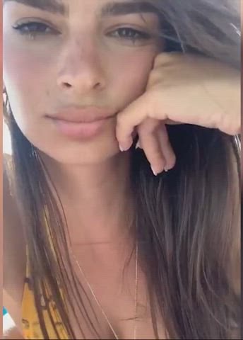 ass celebrity emily ratajkowski gif