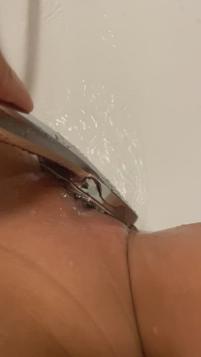 Everytime I go in hte shower I am masturbating with the shower head