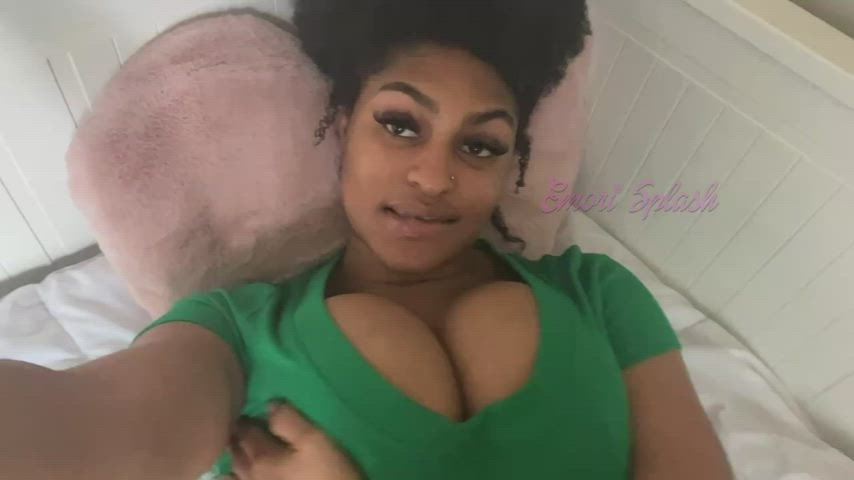 amateur babe big tits boobs cute ebony onlyfans solo tits women-of-color gif