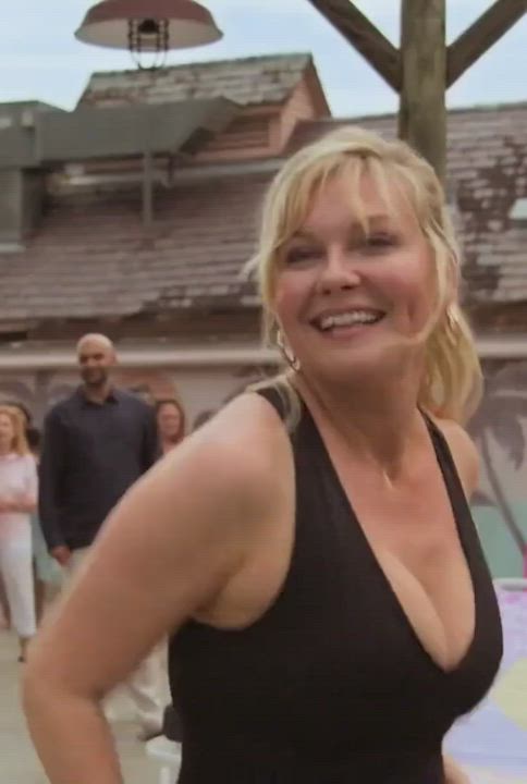 Bouncy Kirsten Dunst