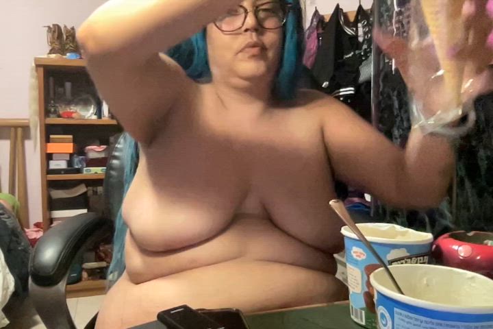 amateur bbw big tits feedee onlyfans saggy tits gif