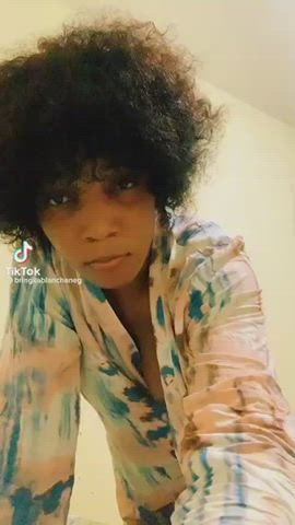 Downblouse Ebony Nipslip TikTok gif